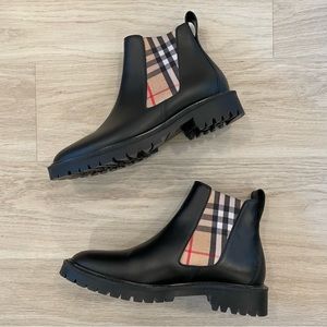 🤎🖤Burberry🤎🖤Allostock Leather Vintage Check Chelsea Booties